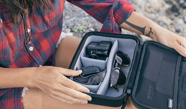 GoPro Casey giúp bảo vệ các thiết bị khi đi du lịch một cách an toàn.