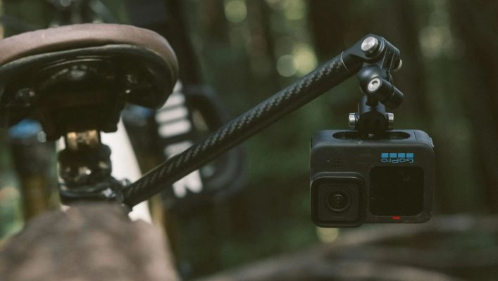 Phụ kiện GoPro Boom + Bar Mount giúp có định action camera