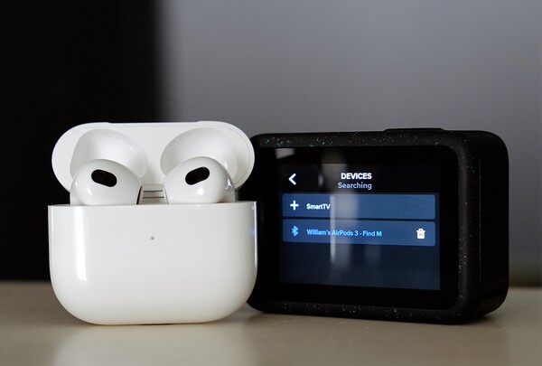 Hero 12 có thể kết nối các thiết bị tai nghe Bluetooth và microphone