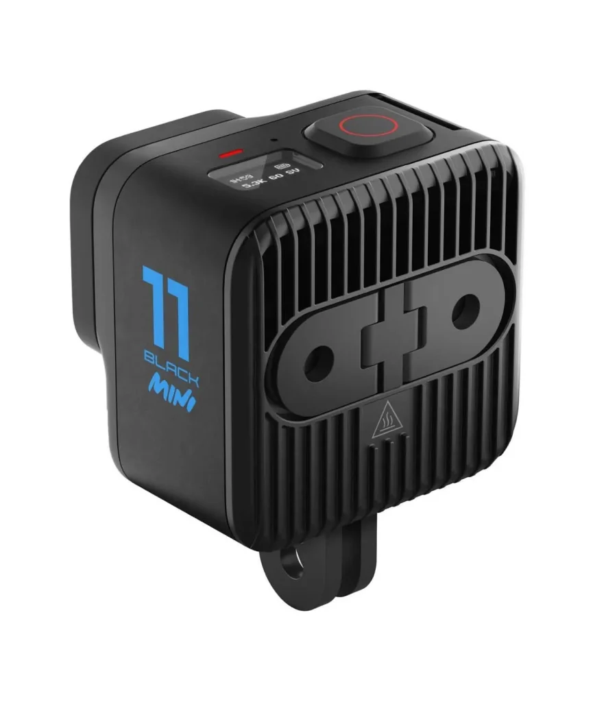 GoPro Hero11 Black Mini tích hợp sẵn cặp đôi ngàm kết nối thuận tiện